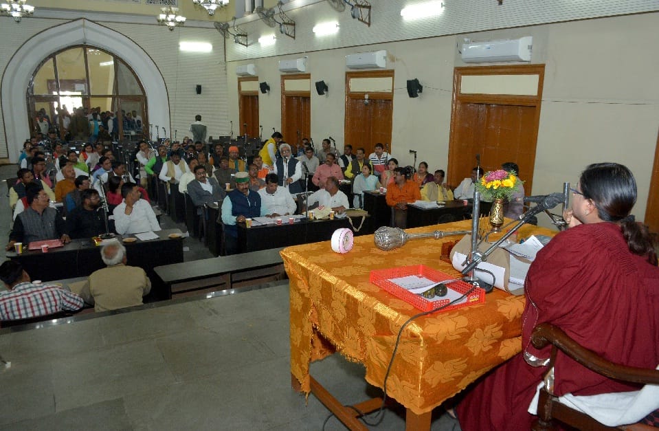 Rucks in the meeting of the municipal executive in varanasi