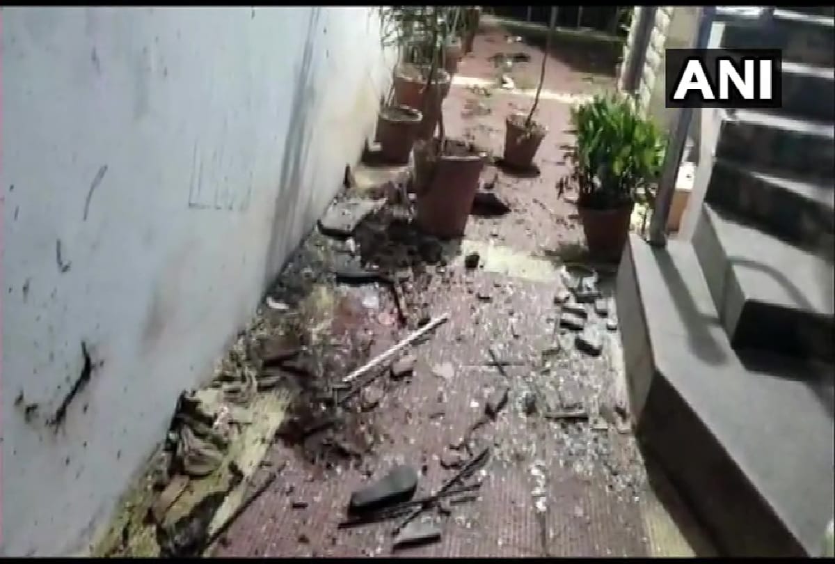 4 people injured in LPG cylinder blast at a house in the Malakpet area in Hyderabad