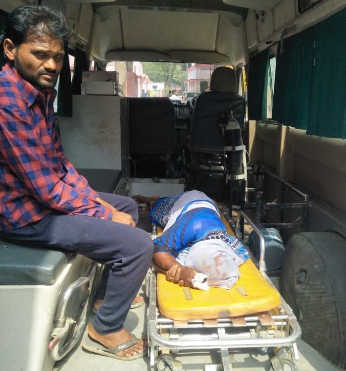 7 people injured in a road accident