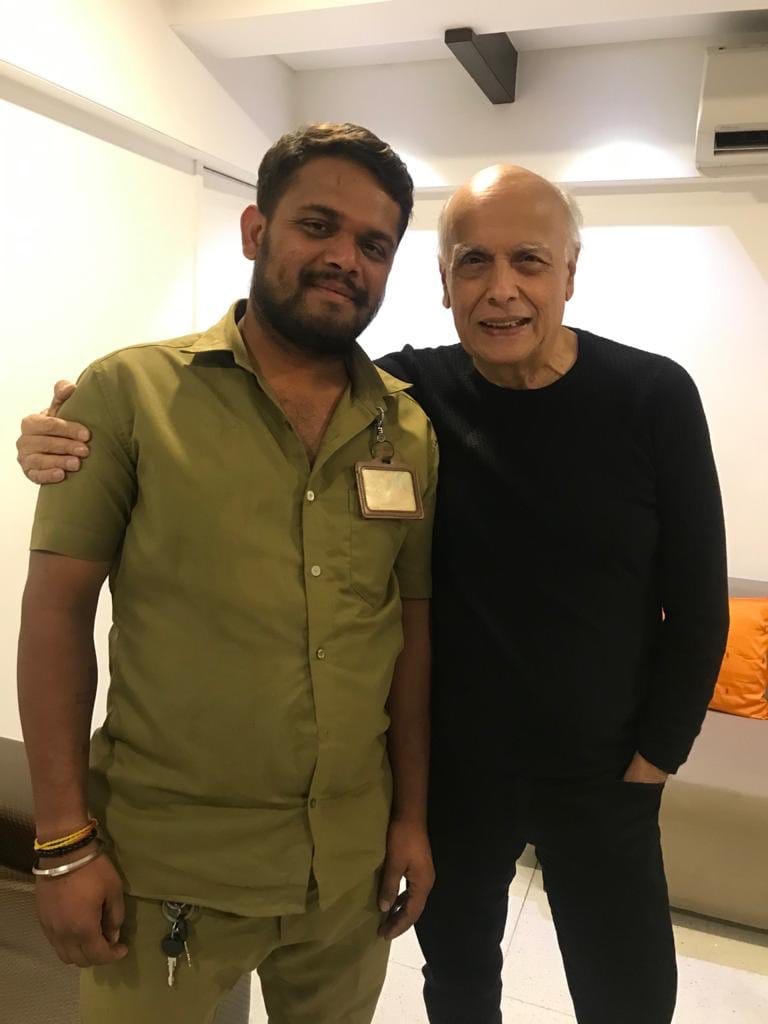 film producer, director of Mahesh Bhatt praised honesty of Varanasi's auto driver