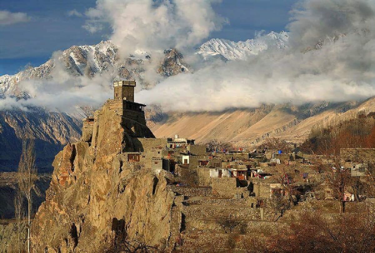 Famous and luxurious forts of Pakistan which were once the pride of India