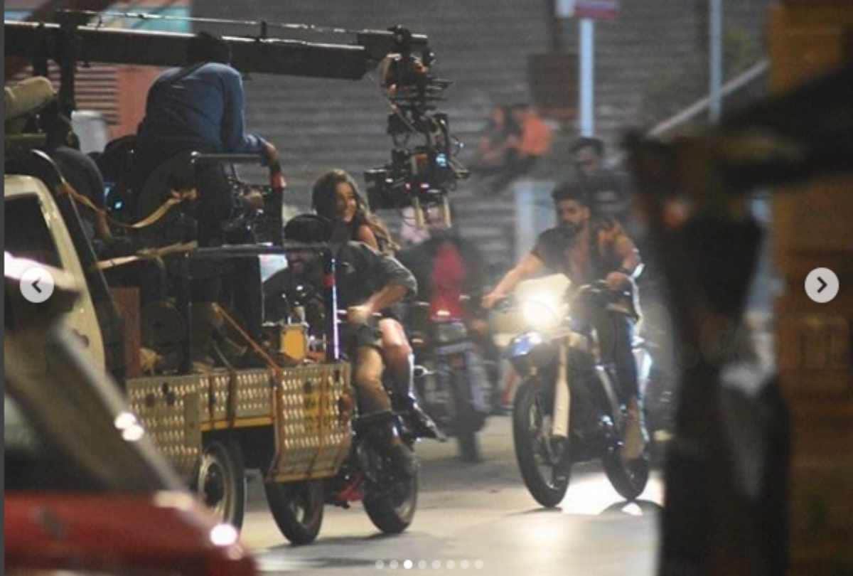vijay devarakonda start shooting his bollywood debut with ananya panday pics viral