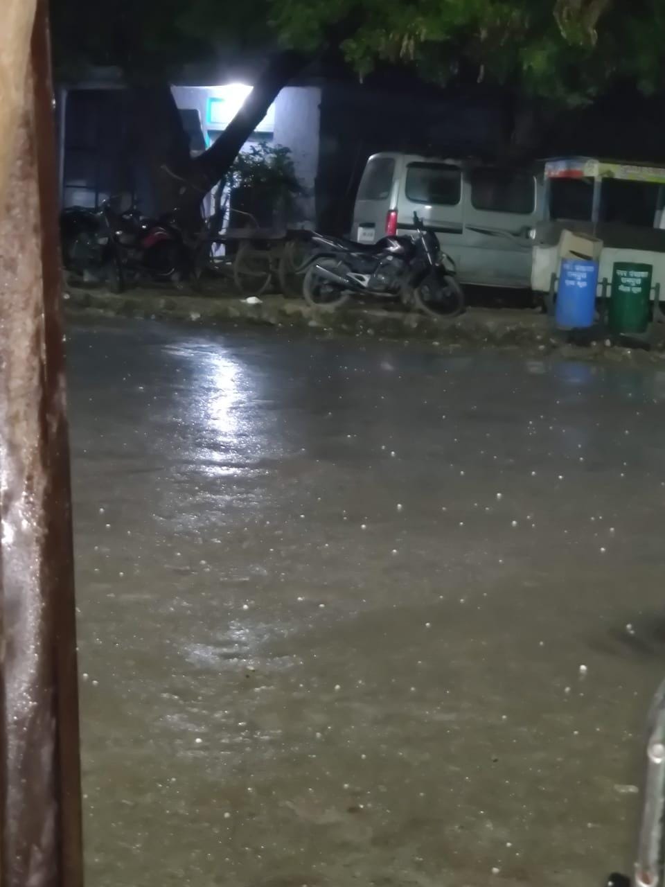 Hail fell due to rain, worries of farmers increased