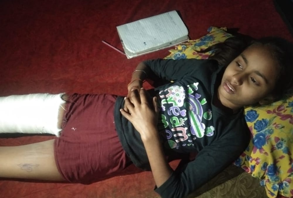 A student got injured when a teacher beat her.
