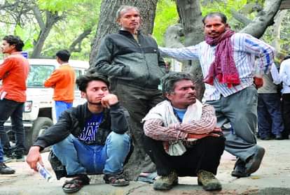 नितिन के परिजन