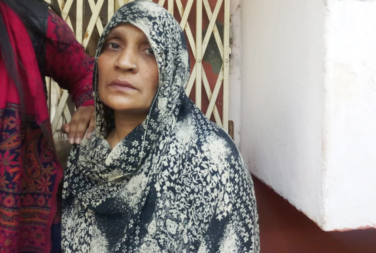 Delhi Violence update: People trying to find missing person in mortuary at GTB Nagar