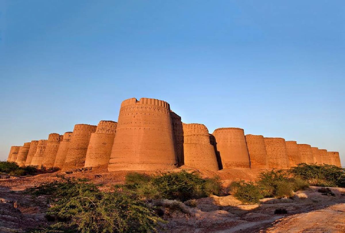 Famous and luxurious forts of Pakistan which were once the pride of India