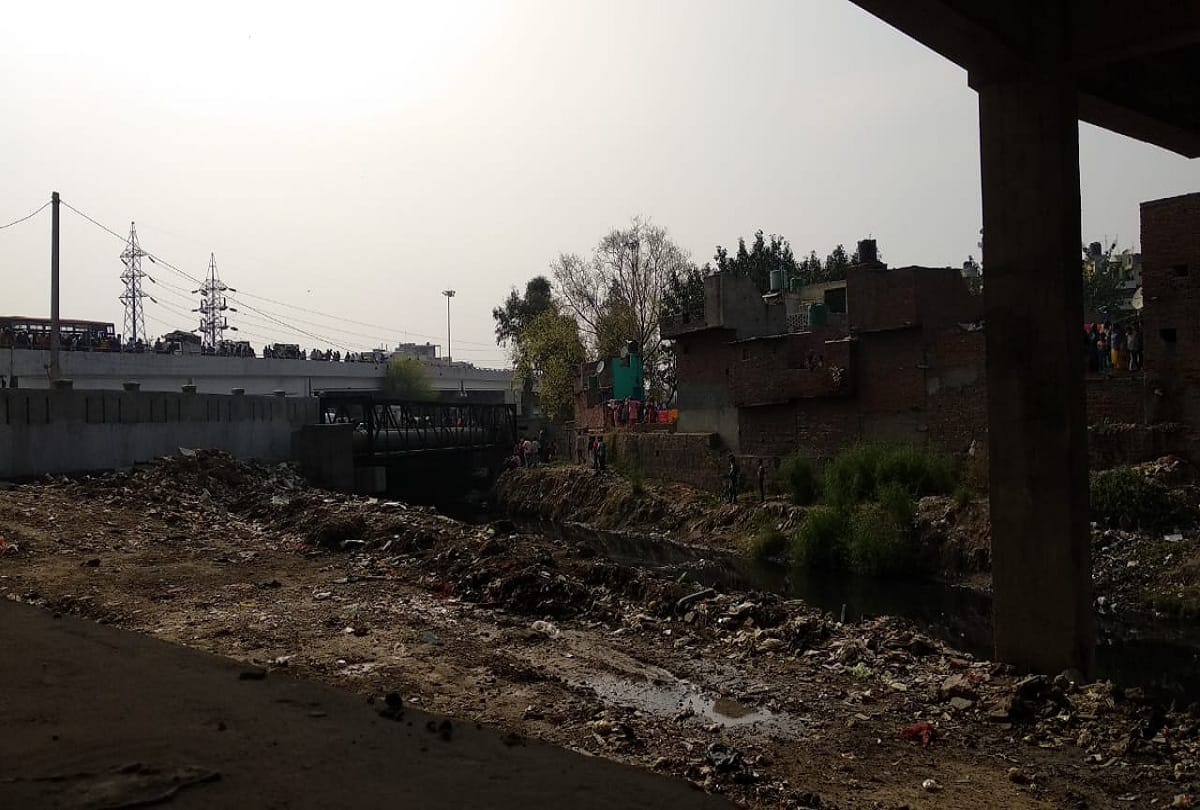 Missing innocent dead body found in drain family members expressed fear of murder firozabad