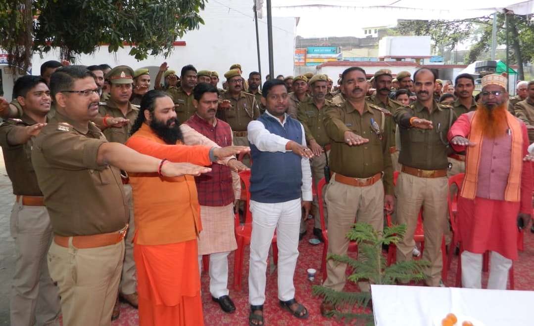 Who gave information about the liquor smugglers, caught them