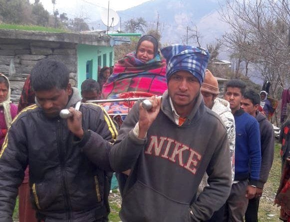 Delivery victim walking five km from Doli to hospital