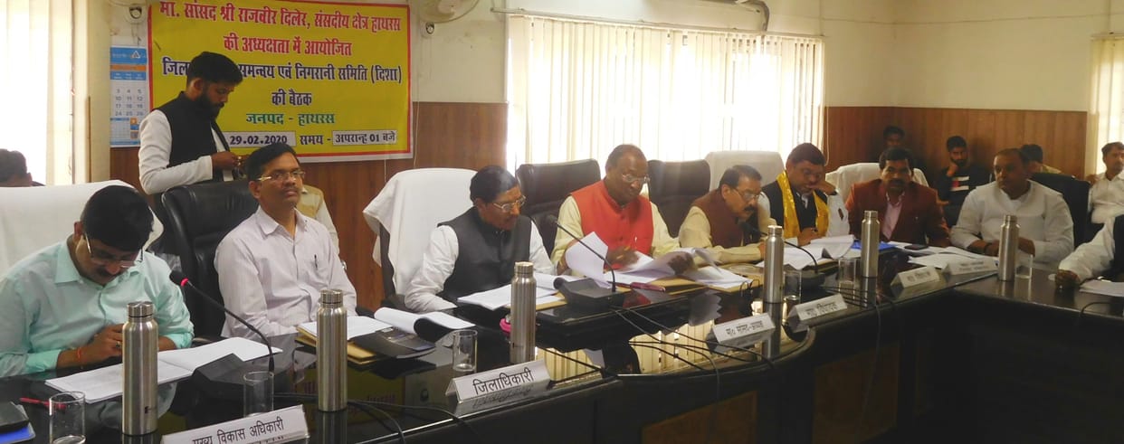 Hathras: MP angry over not leveling roads after digging