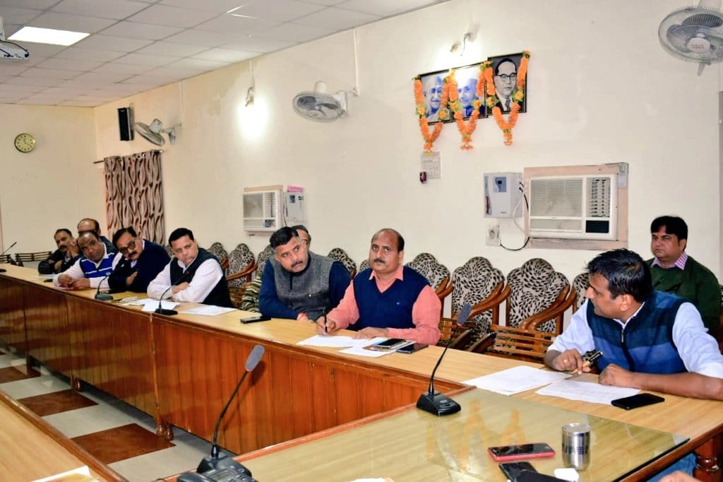 Officers of sugar mills kept in DCO office throughout the day
