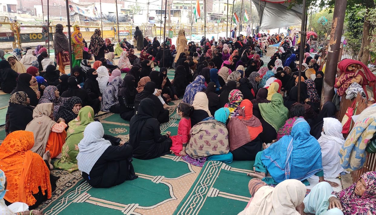 In aligarh protest against caa at shahjmaal  still  continues.