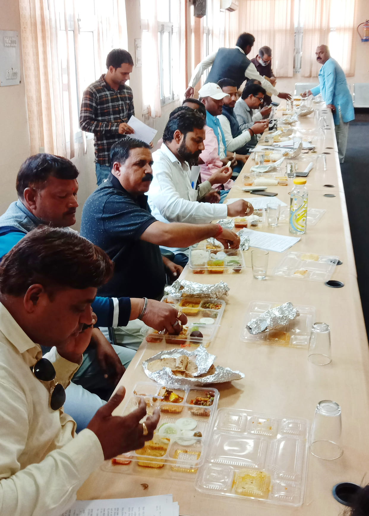 Councilors eat food in single use plastic