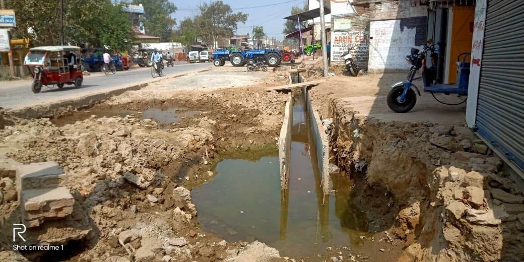 sadak chaudeekaran ke kaam par cheyaramain ne uthae savaal