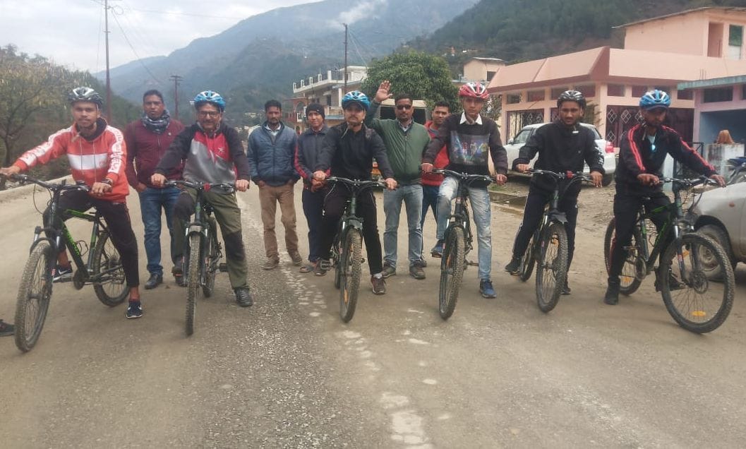 MLA left for Gairsain by bicycle