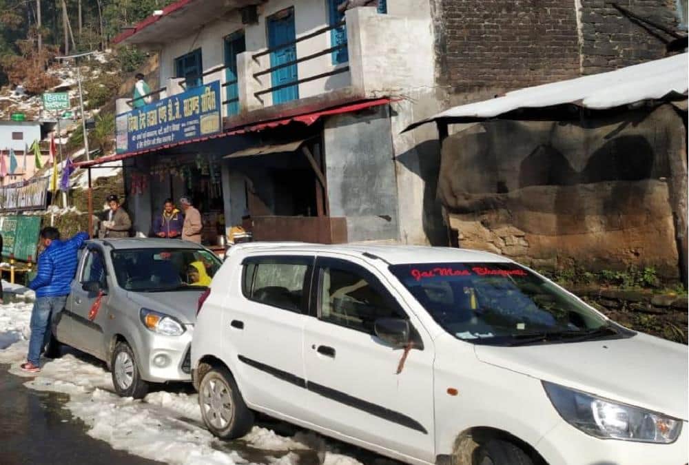 Heavy Hailstorm In Almora Uttarakhand, 150 vehicles Stuck till 18 hours in traffic jam