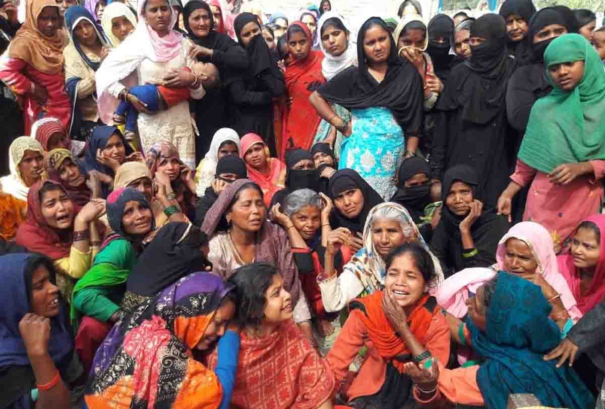 Monis funeral in hardoi who was killed in Delhi violence