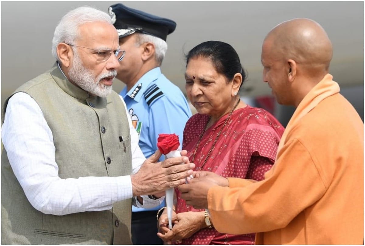 Prime Minister flees from another helicopter before taking flight
