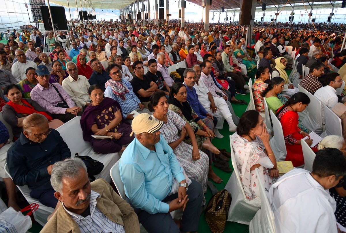 Morari Bapu said in Ram Katha - Akshaywat is the only eternal belief in his religion