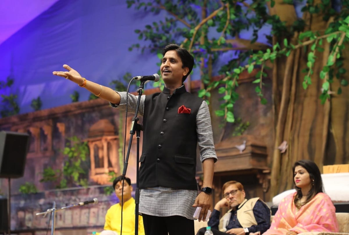 Reaching the story of Morari Bapu in Prayagraj, Kumar loses on the poems of faith