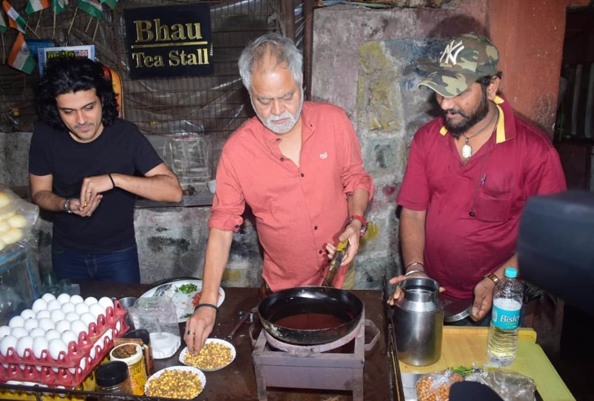 Sanjay Mishra made Anda Pav to sell the film of Shahrukhs company, Eros refused to release