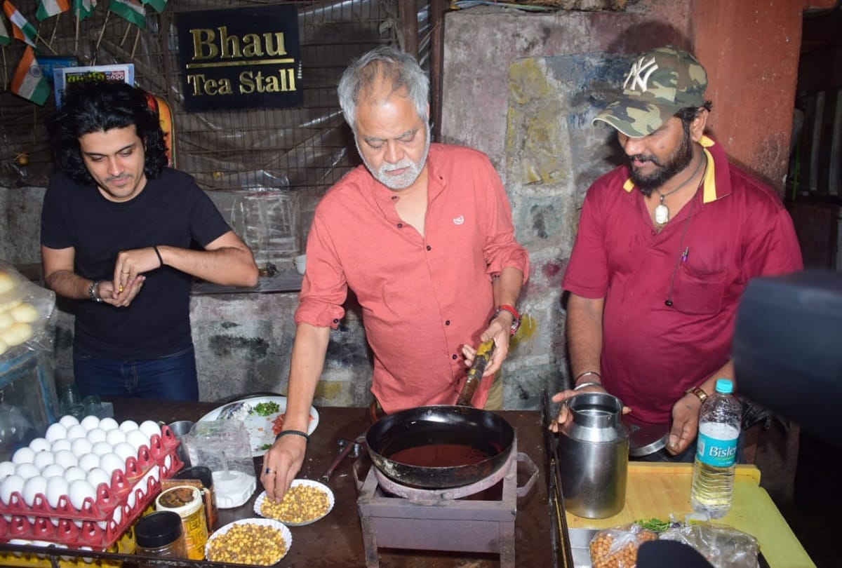 Sanjay Mishra made Anda Pav to sell the film of Shahrukhs company, Eros refused to release