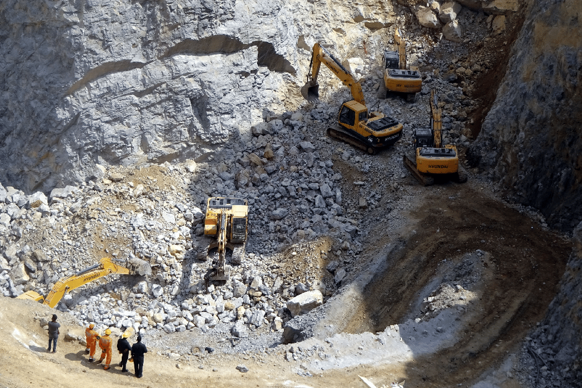 Stone mine casualty Video of bargain goes viral for not filing a lawsuit obra sonbhadra