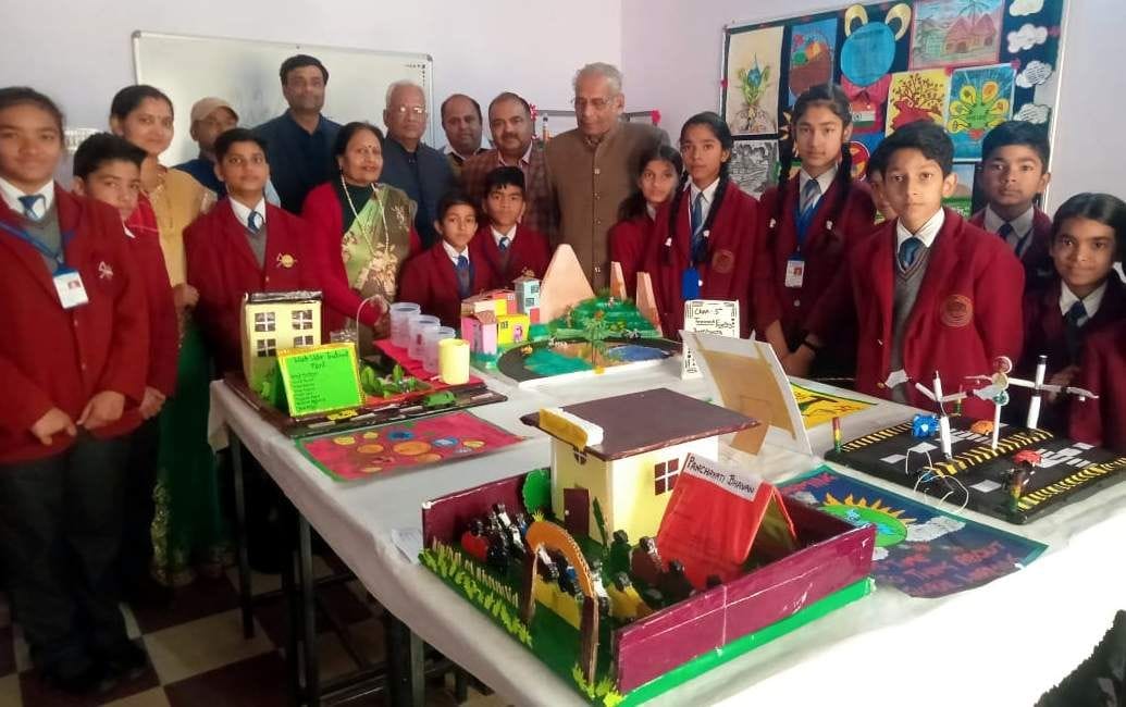 Students explained the concepts of science with models