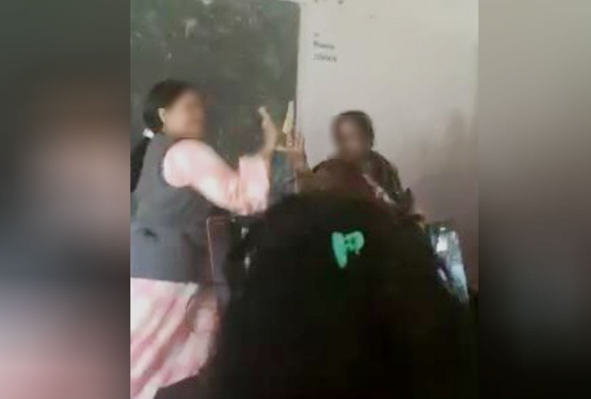 lady teacher dance video goes viral in firozabad