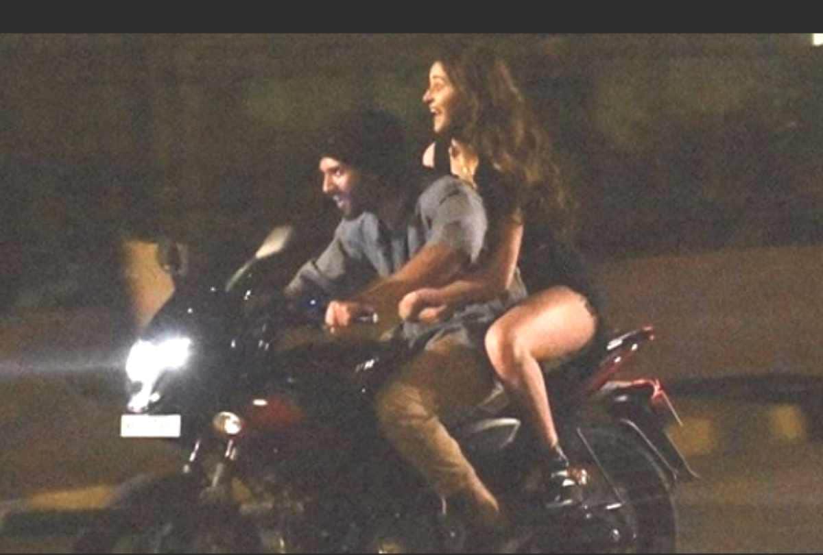 vijay devarakonda start shooting his bollywood debut with ananya panday pics viral