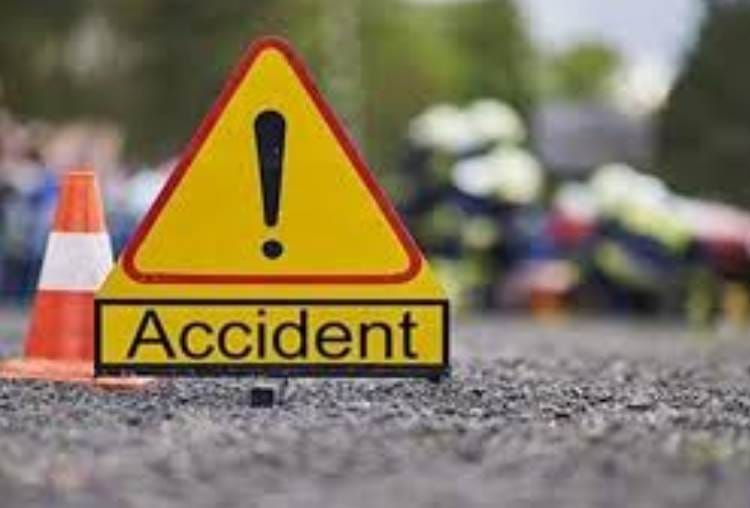 a man died and three students injured in an accident in bahraich