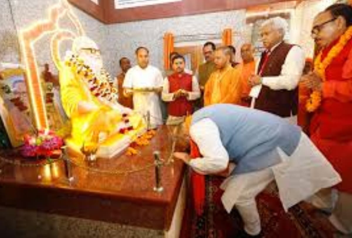 special Amit shah BJP winning story in Gorakhpur at Gorakhnath Temple with CM Yogi aditynath
