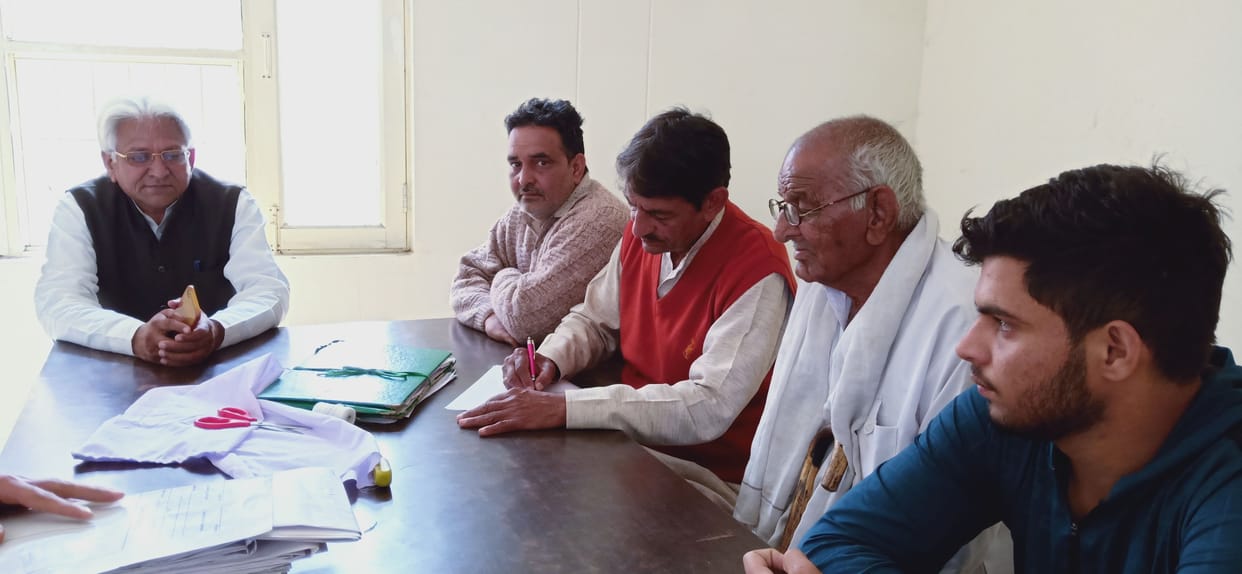 after 3.30 lac get not deposit in bank than case file in police station