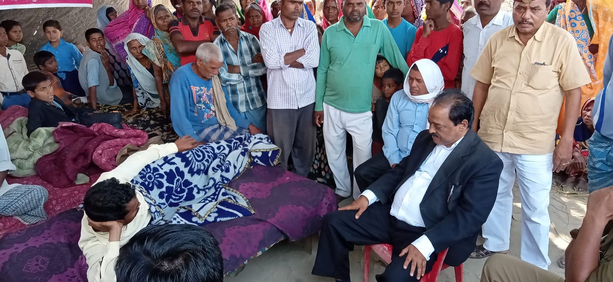 The agitators sitting on hunger deteriorated