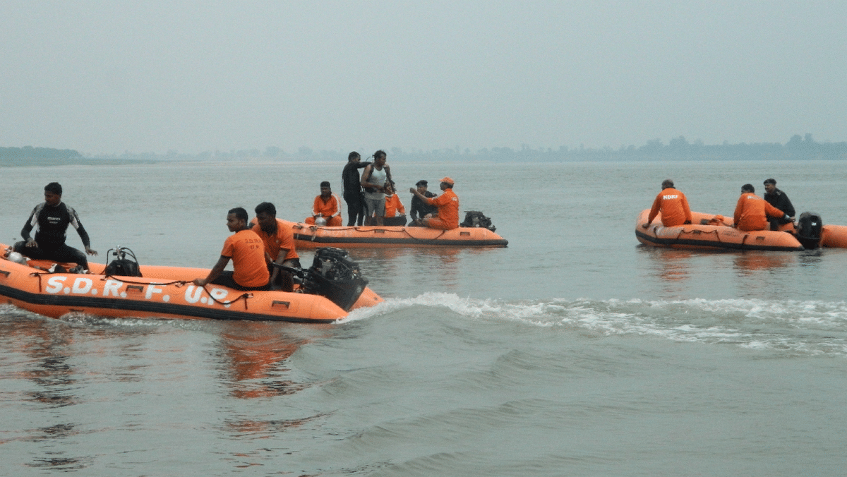Boat accident four women missing bodies from boat immersed in ganga recovered in chandauli