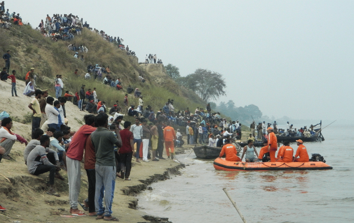 Boat accident four women missing bodies from boat immersed in ganga recovered in chandauli