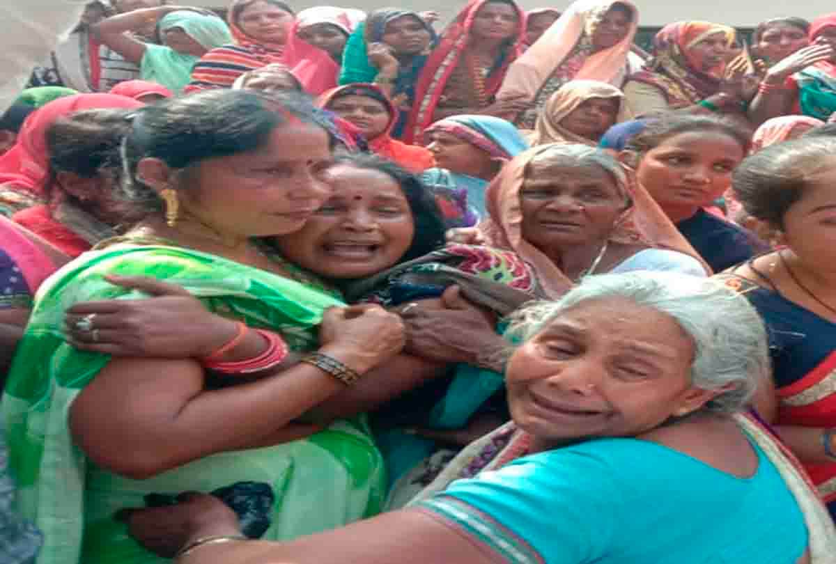 Pratapgarh: SDO in lineman's death, three including JE sued
