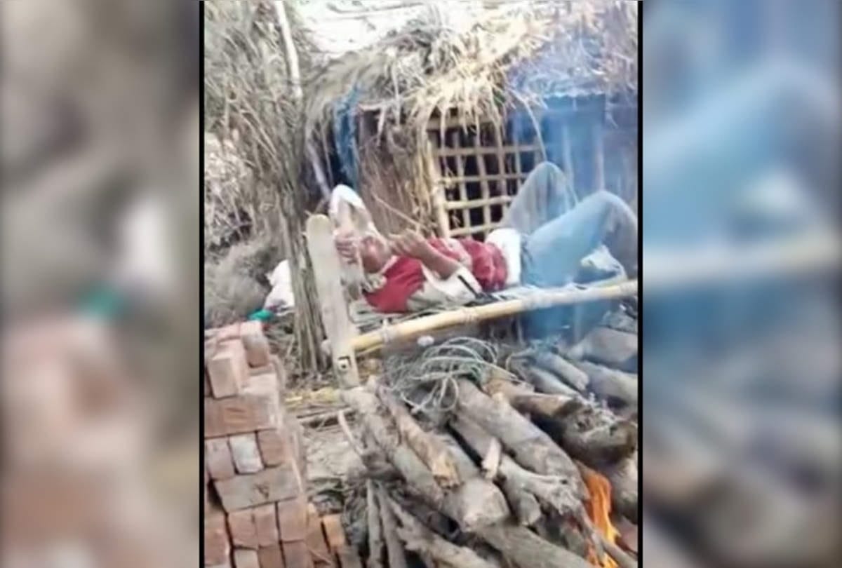 Drunken Man decorated his funeral pyre and lay down on bed at Kushinagar
