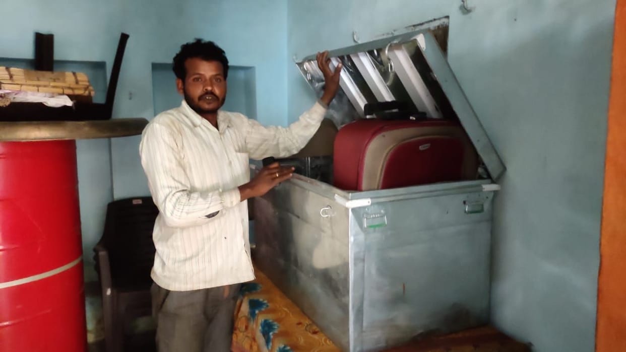 Locks of four houses broken, goods worth lakhs theaf from farmer's house in auraiya