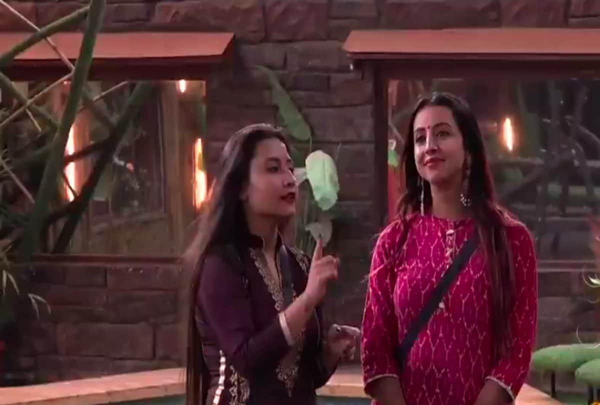 girls catfight in mujhse dosti karoge for Paras Chhabra