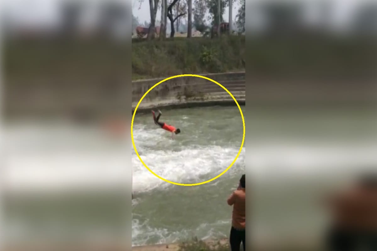 A boy death during jumped into the canal to make Tik Tok Video at Muzaffarnagar of Uttar Pradesh