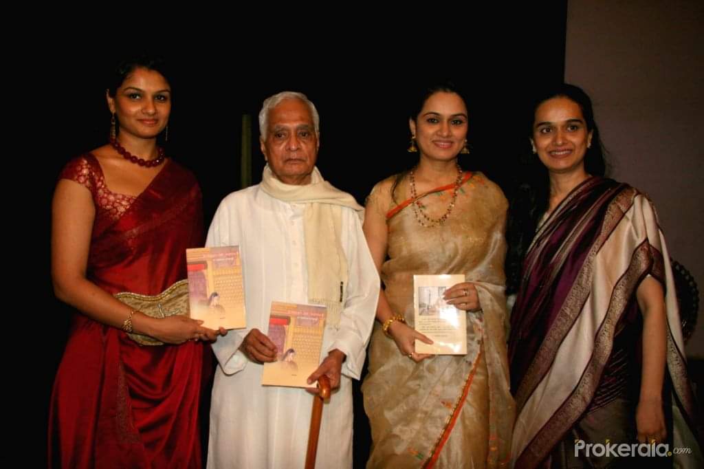 Shraddha Kapoor Birthday Special know about her all family members