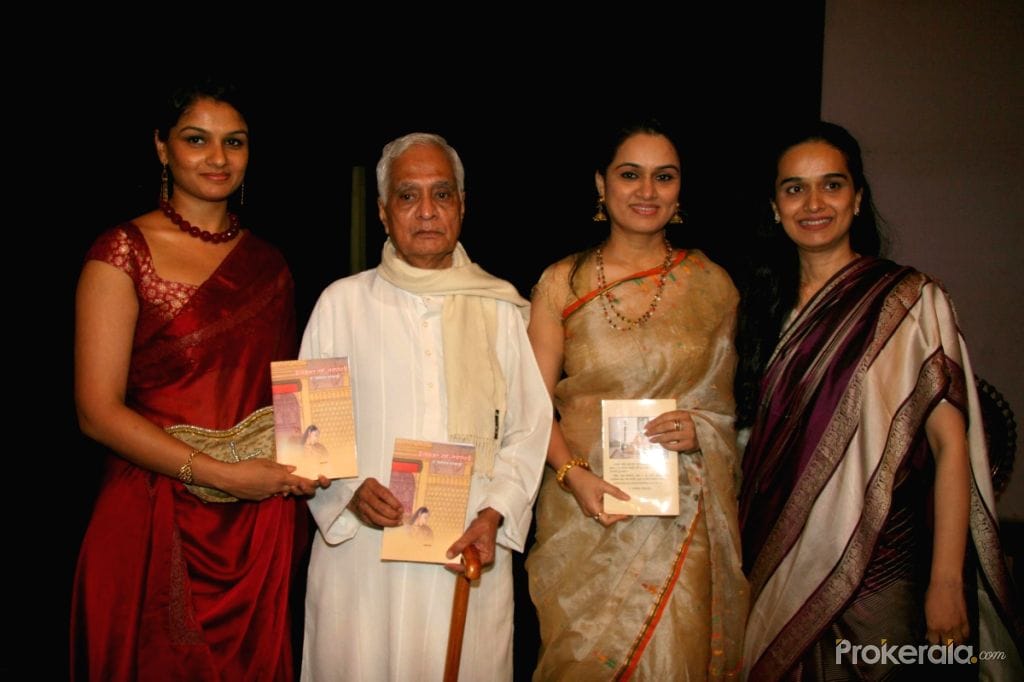 Shraddha Kapoor Birthday Special know about her all family members