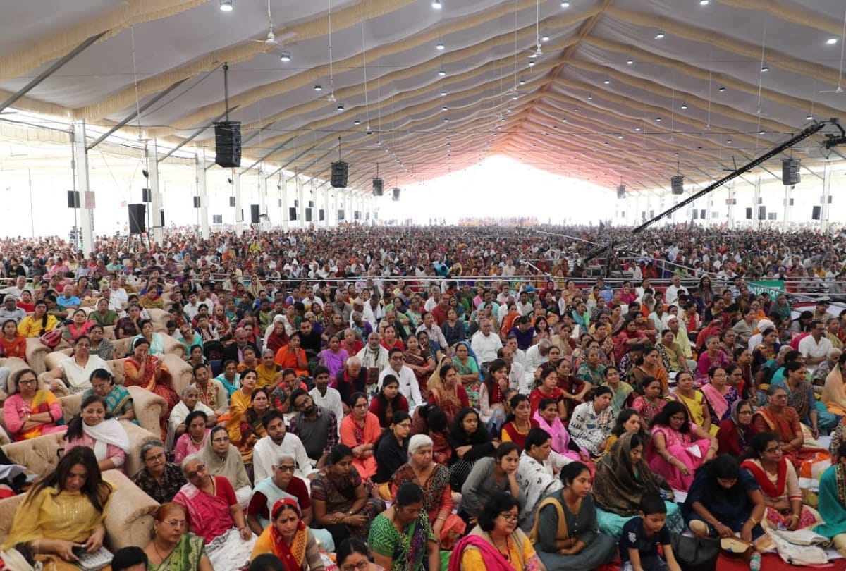Society needs unwavering faith like the roots of the tree: Morari Bapu