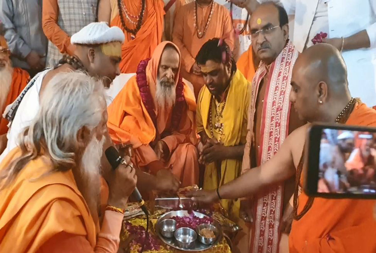 Silver Brick Will Use In Foundation Of Ram Mandir Pojan In Vrindavan