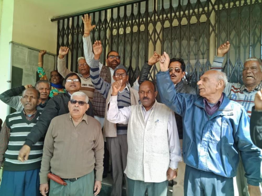 Reservation in promotion: General Obc Employees indefinite strike in uttarakhand from today