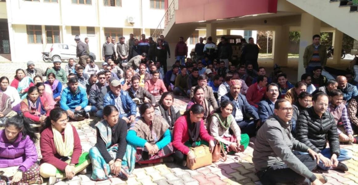 Reservation in promotion: General Obc Employees indefinite strike in uttarakhand from today