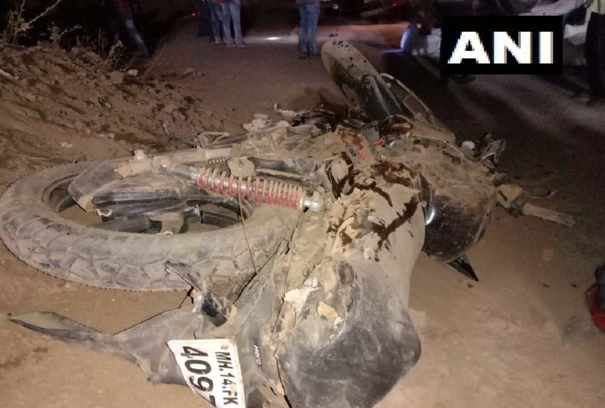 Three motorcycles and truck collision on Pune Mumbai Highway, many people dead and injured