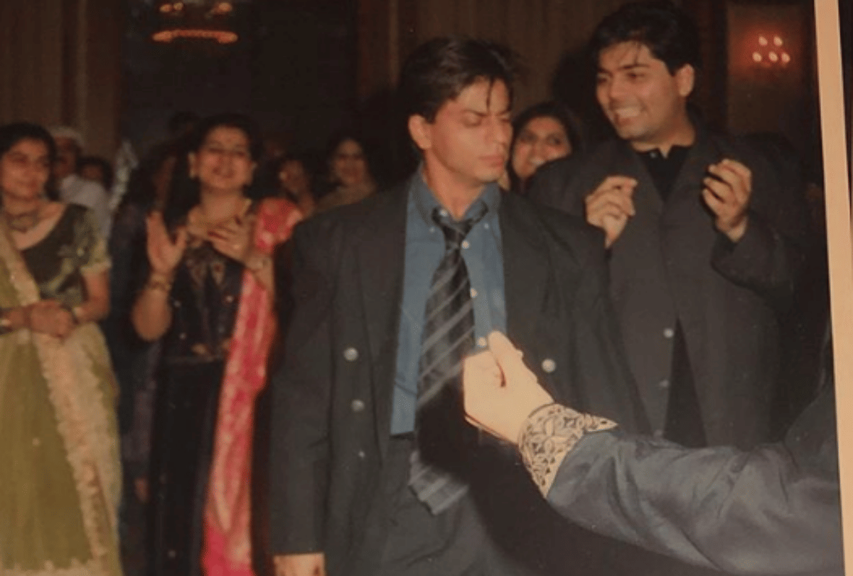 karan johar share shah rukh khan throwback picture he dancing sanjay kapoor sangeet